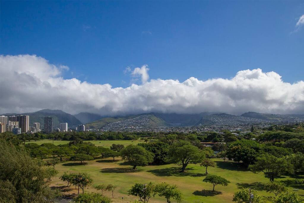 Diamond Head Beach Hotel Honolulu Exterior foto