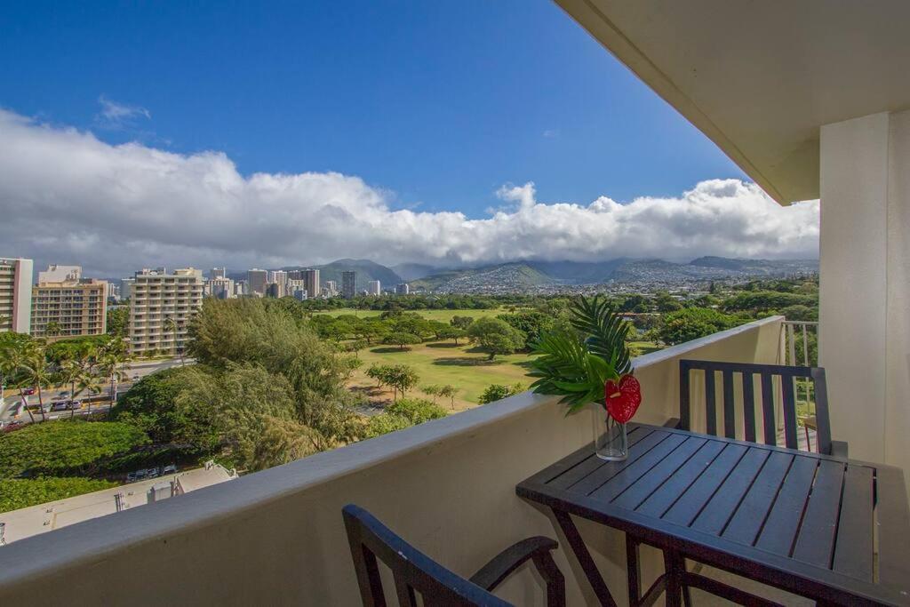 Diamond Head Beach Hotel Honolulu Exterior foto